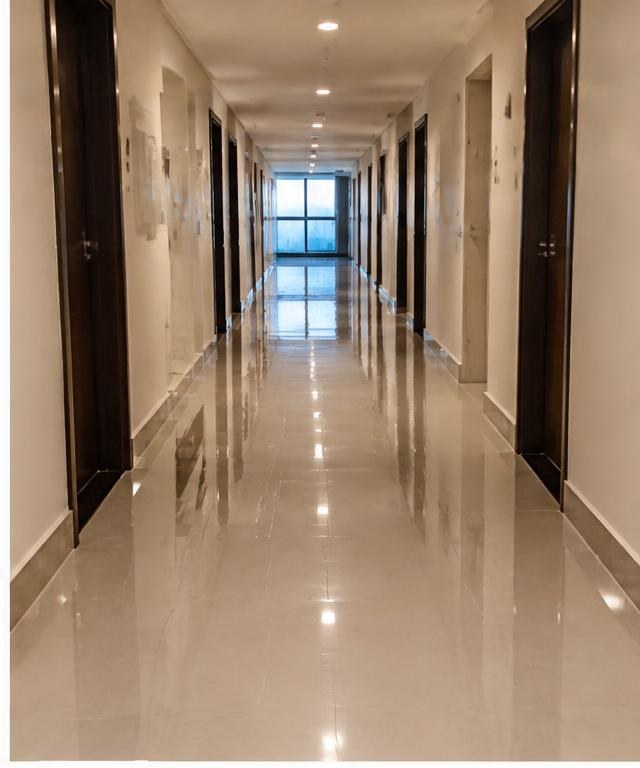 Depois — piso de corredor trincado