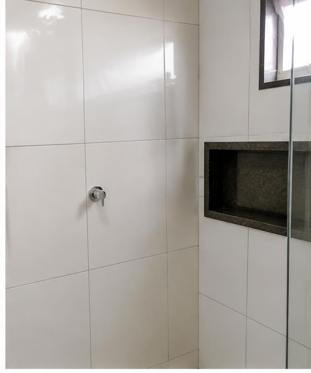 Depois — azulejo trincado com infiltração